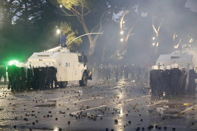 Protesters Clash with Police During a Demonstration in Tirana, Albania. Protesters clash with riot police during an anti-government demonstration in central Tirana on October 17, 2026, as protests continued for a fifth consecutive day over university conditions and demands for the resignation of Albanian Prime Minister Edi Rama. The latest rally follows four nights of violence in the capital, during which protesters and riot police clashed, police used water cannons and tear gas, and demonstrators damaged government offices and shops and set fire to several buildings. Light Studio Agency Malton Dibra Tirana Albania Copyright: xLightxStudioxAgencyx xMaltonxDibrax