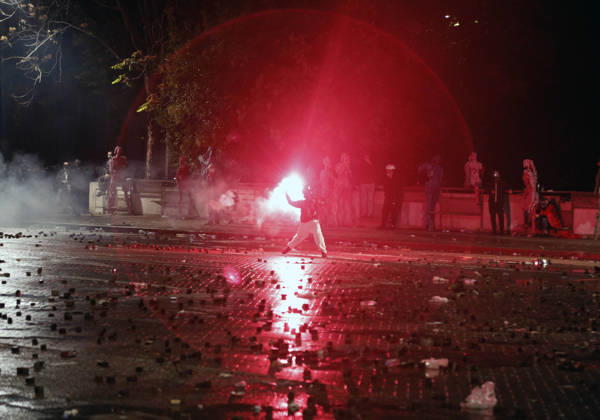 Protesters Clash with Police During a Demonstration in Tirana, Albania. Protesters clash with riot police during an anti-government demonstration in central Tirana on October 17, 2026, as protests continued for a fifth consecutive day over university conditions and demands for the resignation of Albanian Prime Minister Edi Rama. The latest rally follows four nights of violence in the capital, during which protesters and riot police clashed, police used water cannons and tear gas, and demonstrators damaged government offices and shops and set fire to several buildings. Light Studio Agency Malton Dibra Tirana Albania Copyright: xLightxStudioxAgencyx xMaltonxDibrax