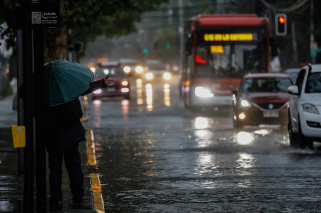 Santiago, October 20, 2026: Flooding at the intersection of Gran Avenida and Los Aviadores streets during the storm front affecting the metropolitan region. Diego Martin Aton Chile, Santiago, Chile. Aton 1201223 jpeg  Copyright: DIEGOxMARTIN ATONxCHILE
