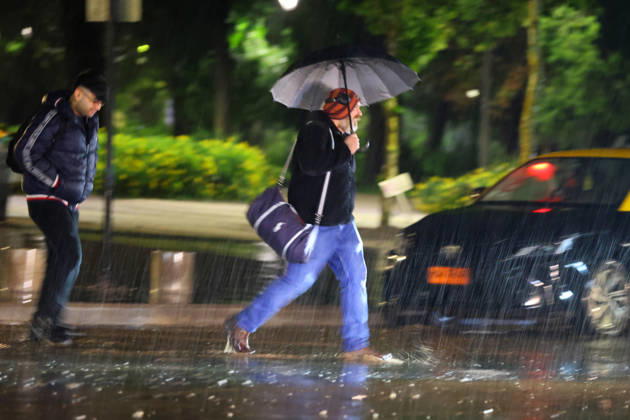 Santiago, October 20, 2026: A flooded street at the intersection of Camino el Alba and Apoquindo during the storm affecting the metropolitan region. Jonnathan Oyarzun, Aton Chile, Santiago, Chile. Aton 1201266  Copyright: JONNATHANxOYARZUN ATONxCHILE