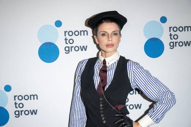 Room to Grow Gala, New York, USA - 20 Oct Julia Fox attends the Room to Grow Gala at Ziegfeld Ballroom on October 20, 2026 in New York City. New York United States Copyright: xRonxAdarx xSOPAxImagesx Ron-Adar-1460528