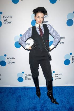 October 20, 2026, New York, New York, United States: Julia Fox attends.the Room to Grow Gala at Ziegfeld Ballroom on October 20, 2026 in New York City. New York United States - ZUMAs197 20261020_aaa_s197_650 Copyright: xRonxAdarx