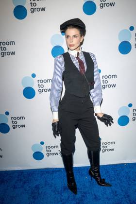 October 20, 2026, New York, New York, United States: Julia Fox attends.the Room to Grow Gala at Ziegfeld Ballroom on October 20, 2026 in New York City. New York United States - ZUMAs197 20261020_aaa_s197_654 Copyright: xRonxAdarx