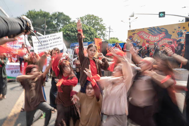 October 21, 2026, Quezon City, Quezon, Philippines: Hundreds of youth activists, rights advocates, and agrarian reform advocates marched with farmers, indigenous people, and workers as they celebrate Peasants Day. Quezon City Philippines - ZUMAy102 20261021_zip_y102_014 Copyright: xKenosisxYapx
