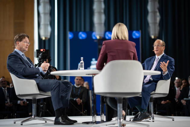 Larry Fink (Laurence Douglas Fink), CEO of BlackRock, speaks at the Berlin Global Dialogue in the former State Council building of the GDR, in conversation with Ola Källenius, CEO of Mercedes-Benz Group AG (on the left in the photo). Berlin Global Dialogue 2026 (BGD 2026), theme: Advancing Alliances for a New Era, Berlin, Berlin, Germany, ESMT