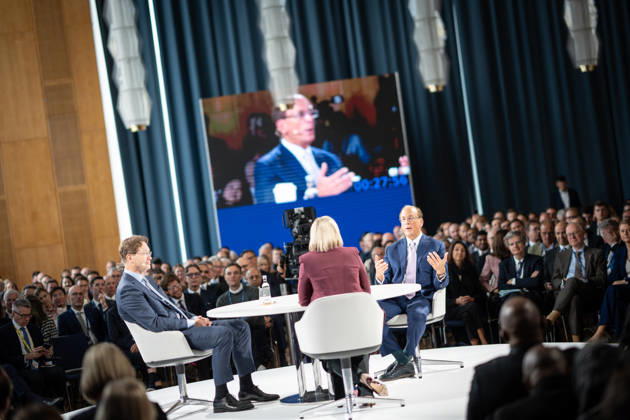 Larry Fink (Laurence Douglas Fink), CEO of BlackRock, speaks at the Berlin Global Dialogue in the former State Council building of the GDR, in conversation with Ola Källenius, CEO of Mercedes-Benz Group AG (on the left in the photo). Berlin Global Dialogue 2026 (BGD 2026), theme: Advancing Alliances for a New Era, Berlin, Berlin, Germany, ESMT