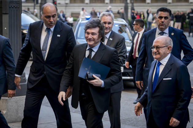 Milei Attends a Breakfast Briefing The President of the Argentine Republic, Javier Milei, attends a breakfast briefing hosted by Fórum Europa at the Real Casino Gran Círculo in Madrid on October 21, 2026, in Madrid, Spain, October 21, 2026, A Pé Spain  Copyright: xA.xPÃ rezxMecax 7858488