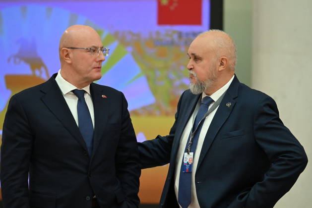 RUSSIA, ST PETERSBURG - OCTOBER 21, 2026: Dmitry Chernyshenko (L), Russia s Deputy Prime Minister, and Sergei Tsivilev, Minister of Energy, arrive for expanded talks with Li Qiang, Premier of China, at the Boris Yeltsin Presidential Library St Petersburg Russia  - ZUMAt113 20261021_zaa_t113_082 Copyright: xAlexanderxMiridonovx