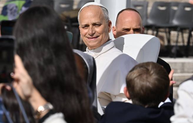 ITALY-POPE-2026 10 21 Italy, Rome, Vatican City, October 21, 2026: Pope Leo XIV during his weekly general audience in St Peter s Square at the Vatican. Photo: Copyright Alessia Giuliani Catholipressphoto EDITORIAL USE ONLY - NO BOOKS Copyright: xx