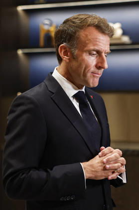 President Macron At The Opswf Summit During His Visit To Qatar French President Emmanuel Macron gestures as he speaks to members of the media on the day of the 9th Annual One Planet Sovereign Wealth Funds (OPSWF) Summit, in Lusail, Qatar, October 21, 2026. Photo by Benoit Tessier Pool ABACAPRESS.COM Lusail Qatar Copyright: xTessierxBenoit Pool ABACAx