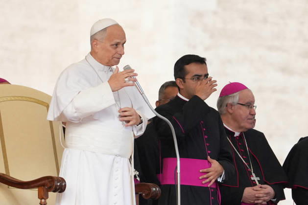 Pope Leo XIV At Weekly General Audience - Vatican City His Holiness Pope Leo XIV attends the weekly general audience at St Peter s Square in Vatican City, Vatican on October 21, 2026. Photo by Andrea Bracaglia ABACAPRESS.COM Vatican City Vatican City Vatican (or Holy See)  Copyright: xBracagliaxAndrea ABACAx