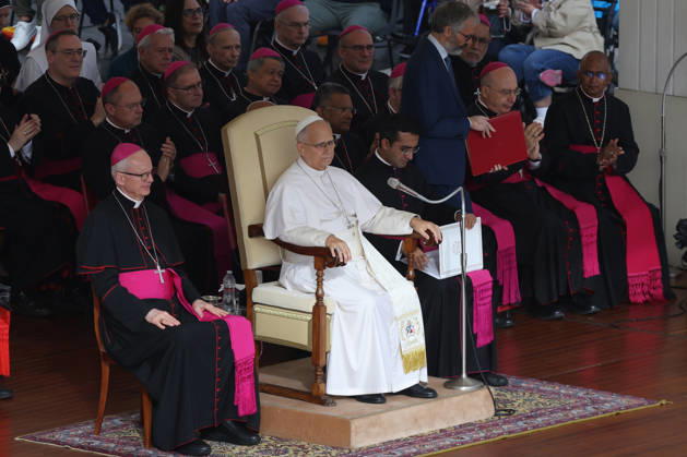 IPA89979608 - Vatican City - Italy, October 21, 2026: Pope Leo XIV presides over the Wednesday General Audience in St. Peter™s Square following his recovery from lung surgery. This morning, thousands of faithful and pilgrims from around the world gathered in St. Peter™s Square to attend the Wednesday General Audience with Pope Leo XIV. It was a moment of prayer, listening, and fellowship that filled the square with hope, reflection, and joy.  Copyright: xmarcoxiacobuccix xmarcoxiacobuccix IPA89979608