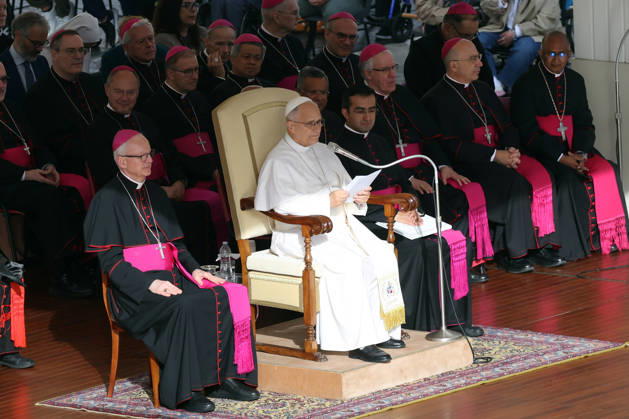 IPA89979585 - Vatican City - Italy, October 21, 2026: Pope Leo XIV presides over the Wednesday General Audience in St. Peter™s Square following his recovery from lung surgery. This morning, thousands of faithful and pilgrims from around the world gathered in St. Peter™s Square to attend the Wednesday General Audience with Pope Leo XIV. It was a moment of prayer, listening, and fellowship that filled the square with hope, reflection, and joy.  Copyright: xmarcoxiacobuccix xmarcoxiacobuccix IPA89979585