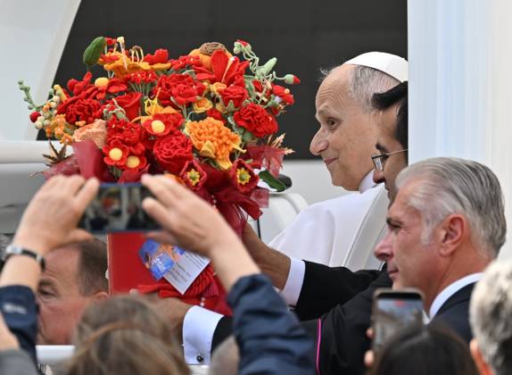 IPA89981682 - Italy, Rome, Vatican City, October 21, 2026: Pope Leo XIV during his weekly general audience in St. Peter s Square at the Vatican. Photo: Copyright Alessia Giuliani Catholipressphoto  Copyright: xx xAlessiaxGiuliani Catholipressphox IPA89981682