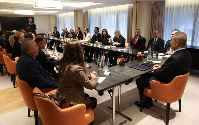 Turkish Foreign Minister Hakan Fidan in Belgium BRUSSELS, BELGIUM - OCTOBER 21: (----EDITORIAL USE ONLY - MANDATORY CREDIT - TURKISH FOREIGN MINISTRY HANDOUT - NO MARKETING NO ADVERTISING CAMPAIGNS - DISTRIBUTED AS A SERVICE TO CLIENTS----) Turkish Foreign Minister Hakan Fidan (R) meets with representatives of non-governmental organizations (NGOs) in Brussels, Belgium, on October 21, 2026. Turkish Foreign Ministry Handout Anadolu Brussels Belgium. Editorial use only. Please get in touch for any other usage.  Copyright: x2026xAnadoluxTurkishxForeignxMinistryx xHandoutx