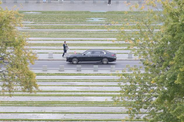 Berlin, Germany, October 21, 2026 Federal Chancellery Reception for the President of Mongolia The car of Mongolian President Ukhnaa Khurelsukh in front of the Federal Chancellery Copyright: xdtsxNachrichtenagenturx dts_140166