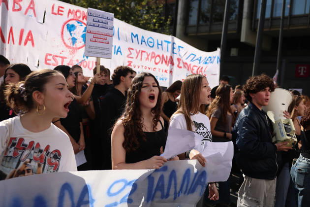 Students, teachers stage demonstration in Athens, Greece ATHENS, GREECE - OCTOBER 21: Students and teachers take part in a demonstration against the rising cost of living and demanding better working conditions and increased funding for public education in Athens, Greece, on October 21, 2026. Costas Baltas Anadolu Athens Greece. Editorial use only. Please get in touch for any other usage. Copyright: x2026xAnadoluxCostasxBaltasx
