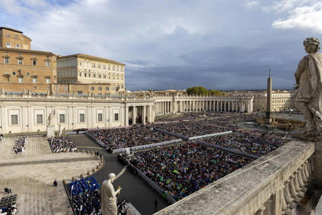 2026 October 21 03:04:29pm: new folder by catholicpress Italy, Rome, Vatican City, October 21, 2026: Pope Leo XIV during his weekly general audience in St. Peter s Square at the Vatican. Photo: Copyright Claudio Asquini Catholipressphoto EDITORIAL USE ONLY - NO BOOKS Copyright: xx