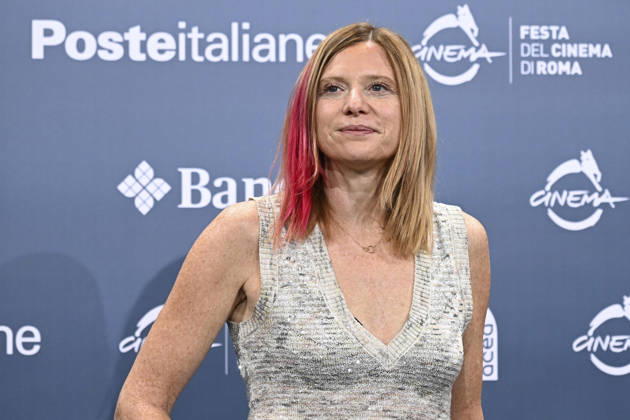 Entertainment Bilder des Tages October 21, 2026, Rome, Italy: Italian director Susanna Nicchiarelli poses during a photocall for the movie ˜Giorni felici at the 21st Rome Film Festival in Rome, Italy, 21 October 2026. The Festa del Cinema di Roma runs from 13 to 25 October 2026. ANSA RICCARDO ANTIMIANI. Rome Italy  - ZUMAa110 20261021_zaf_a110_017 Copyright: xRiccardoxAntimianix