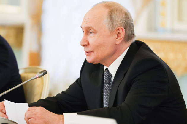 RUSSIA, ST PETERSBURG - OCTOBER 21, 2026: Russian President Vladimir Putin is seen during a meeting with Chineese Premier Li Qiang St Petersburg Russia  - ZUMAt113 20261021_zaa_t113_457 Copyright: xAlexanderxDemianchukx