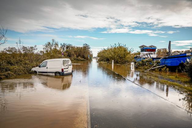 FLOODING IN THE GARD PHOTOPQR LE MIDI LIBRE MiKAEL ANISSET NIMES 10 21 2026 GARD OCTOBER 21, 2026 THE DAY AFTER THE FLOODING MEDITERRANEAN WEATHER EVENT SEVERE WEATHER THE GALICIAN GREENWAY Nîmes, France, October 21, 2026 Flooding following heavy rainfall has affected several areas of the city after the Vistre River overflowed its banks NIMES GARD France  Copyright: xPHOTOPQR LExMIDIxLIBRE MAXPPPxMiKAELxANISSETx 20261021MDL8834 20261021MDL8834