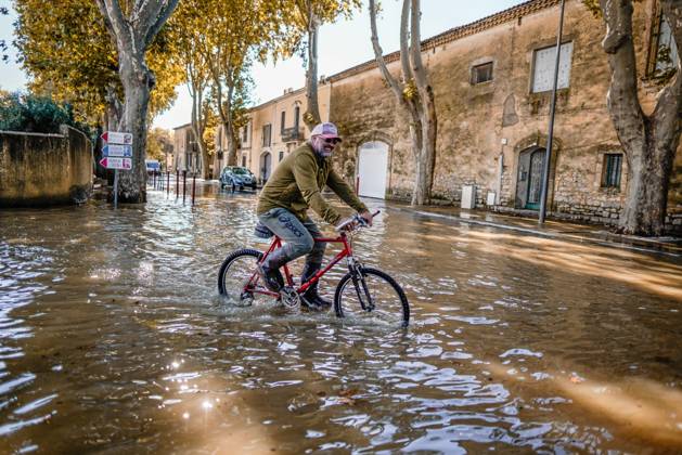 News Bilder des Tages FLOODING IN THE GARD PHOTOPQR LE MIDI LIBRE MiKAEL ANISSET NIMES 10 21 2026 GARD OCTOBER 21, 2026 THE DAY AFTER THE FLOODING MEDITERRANEAN WEATHER EVENT SEVERE WEATHER IN CAILAR STILL FLOODED Nîmes, France, October 21, 2026 Flooding following heavy rainfall has affected several areas of the city after the Vistre River overflowed its banks NIMES GARD France  Copyright: xPHOTOPQR LExMIDIxLIBRE MAXPPPxMiKAELxANISSETx 20261021MDL8850 20261021MDL8850