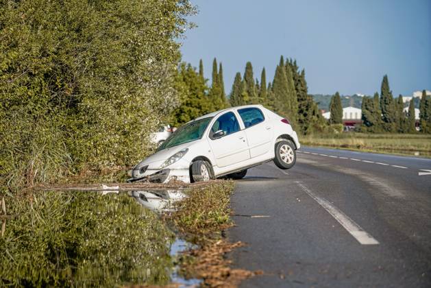 FLOODING IN THE GARD PHOTOPQR LE MIDI LIBRE MiKAEL ANISSET NIMES 10 21 2026 GARD OCTOBER 21, 2026 THE DAY AFTER THE FLOODING MEDITERRANEAN WEATHER EVENT FLOODINGTRAFFIC ON THE RD613 IN NÎMES Nîmes, France, October 21, 2026 Flooding following heavy rainfall has affected several areas of the city after the Vistre River overflowed its banks NÎMES GARD France  Copyright: xPHOTOPQR LExMIDIxLIBRE MAXPPPxMiKAELxANISSETx 20261021MDL8828 20261021MDL8828