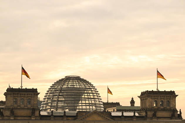 German national flag replaced atop Bundestag building in Berlin BERLIN, GERMANY - OCTOBER 21: Workers replace one of the German national flags atop the roof of the Bundestag (Federal Parliament) building in Berlin, Germany, on October 21, 2026. Staff hoisted the tricolor flag of black, red, and gold as part of routine maintenance on the historic Reichstag building. Halil Sagirkaya Anadolu Berlin Germany. Editorial use only. Please get in touch for any other usage.  Copyright: x2026xAnadoluxHalilxSagirkayax