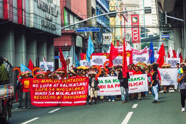 Manila Farmers Demand Land Reform MANILA, PHILIPPINES, OCTOBER 21, 2026: Farmers and activists gather in Mendiola during a demonstration calling for land reform, increased agricultural support and protection of rural livelihoods. Protesters oppose agricultural land conversion and the US-led Pax Silica initiative, which they say threatens farming communities. The rally takes place during National Peasant Month amid concerns over the potential impact of El Nino on food production. Manila Philippines Copyright: x xSeanxIsaiahxR.xMembrebex xJNAxPressx