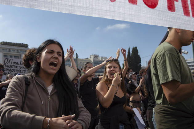 Athens Greece Living Costs Protest Protesters chant slogans during a rally in Athens, Greece on October 21, 2026. Students and other demonstrators marched through central Athens to protest rising living costs and economic pressures. Organizers say the concerns raised by participants echo grievances voiced during recent demonstrations in France. Athens Attica Greece Copyright: xElvisxTakahashixMantellox