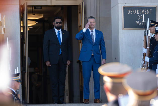 Secretary Hegseth hosts Guyanese President Mohamed Irfaan Ali at Pentagon ARLINGTON, VA, UNITED STATES - OCTOBER 21: U.S. Secretary of Defense Pete Hegseth (R) welcomes Guyanese President Mohamed Irfaan Ali (L) during an enhanced honor cordon at the Pentagon in Arlington, Virginia, on October 21, 2026. Mehmet Eser Anadolu Virginia United States. Editorial use only. Please get in touch for any other usage.  Copyright: x2026xAnadoluxMehmetxEserx
