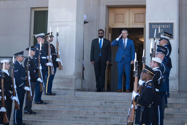 Secretary Hegseth hosts Guyanese President Mohamed Irfaan Ali at Pentagon ARLINGTON, VA, UNITED STATES - OCTOBER 21: U.S. Secretary of Defense Pete Hegseth (R) welcomes Guyanese President Mohamed Irfaan Ali (L) during an enhanced honor cordon at the Pentagon in Arlington, Virginia, on October 21, 2026. Mehmet Eser Anadolu Virginia United States. Editorial use only. Please get in touch for any other usage.  Copyright: x2026xAnadoluxMehmetxEserx