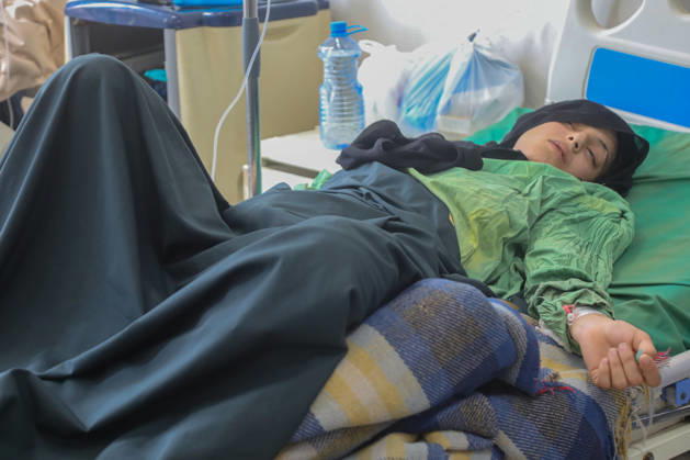 Healthcare crisis deepens in war-torn Yemeni city of Taiz TAIZ, YEMEN - OCTOBER 21: Wounded Yemeni civilians receive treatment under dire conditions at Al-Thawra Hospital, the city s largest public hospital, in Taiz, Yemen, on October 21, 2026. As intense clashes persist between Yemeni government forces and Iran-backed Houthi rebels for control of the strategically located province, healthcare facilities face severe disruption due to critical fuel shortages while thousands of displaced and conflict-affected families struggle to survive. Hamza Mustafa Anadolu Taiz Yemen. Editorial use only. Please get in touch for any other usage. Copyright: x2026xAnadoluxHamzaxMustafax