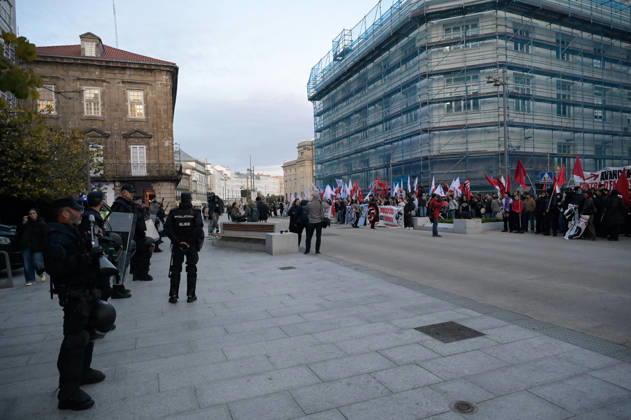 Protests Against Police Repression in A Coruna Hundreds of people are demonstrating against the police repression they have suffered in recent days, as of October 21, 2026, in A Coruna, Galicia, Spain. Abascal’s visit to A Coruna this morning ended with incidents and police charges in María Pita Square. The disturbances left twelve people injured and two arrested. OCTOBER 21, 2026. A Coruna, Galicia; A Coruna, Galicia, Spain  Copyright: xM.xDylanx 7860155