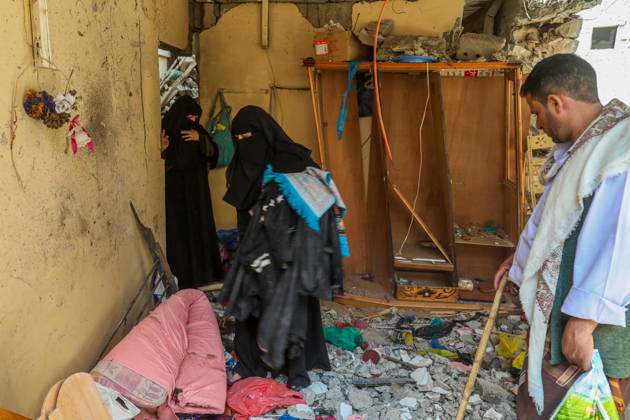 Intense clashes between government forces and Houthis cause severe infrastructure damage in Taiz TAIZ, YEMEN - OCTOBER 21: Buildings and structural property lie severely damaged following intensified clashes between Yemeni government forces and Iran-backed Houthis in the Al-Mudhaffar district of Taiz, southwestern Yemen on October 21, 2026. The escalated fighting and shelling in urban sectors have inflicted widespread destruction on local infrastructure across the governorate. Hamza Mustafa Anadolu Taiz Yemen. Editorial use only. Please get in touch for any other usage.  Copyright: x2026xAnadoluxHamzaxMustafax