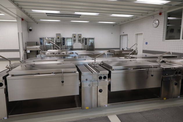 The Bautzen branch of the state-owned enterprise Sächsisches Immobilien und Baumanagement (SIB) today held a ceremony to mark the completion of the new prison kitchen at the Bautzen Correctional Facility. The previous prison kitc Copyright: xMatthiasxWehnertx