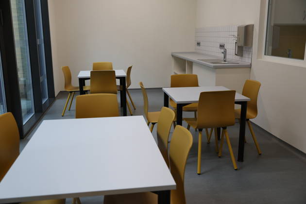 The Bautzen branch of the state-owned enterprise Sächsisches Immobilien und Baumanagement (SIB) today held a ceremony to mark the completion of the new prison kitchen at the Bautzen Correctional Facility. The previous prison kitc Copyright: xMatthiasxWehnertx