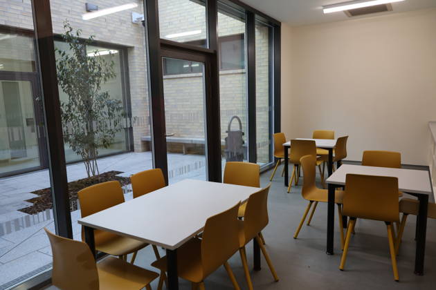 The Bautzen branch of the state-owned enterprise Sächsisches Immobilien und Baumanagement (SIB) today held a ceremony to mark the completion of the new prison kitchen at the Bautzen Correctional Facility. The previous prison kitc Copyright: xMatthiasxWehnertx
