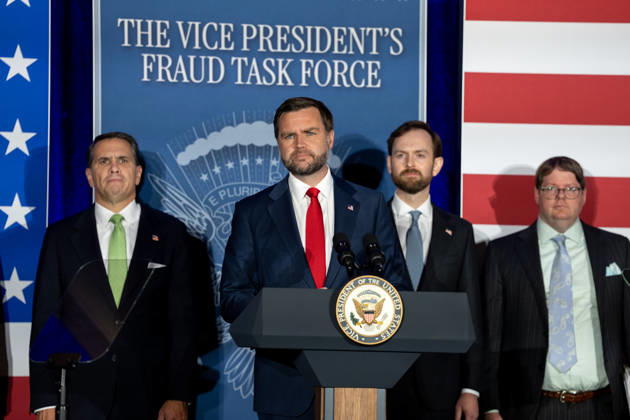 News Bilder des Tages #2 JD Vance delivers remarks to the Vice President’s Fraud Task Fo Vice President JD Vance delivers remarks to the Vice President’s Fraud Task Force at the FBI field office in Cincinnati, Ohio on Wednesday, October 21, 2026., Credit:Emily J. Higgins B66 Avalon USA, OH, Cincinnati  Copyright: xEmilyxJ.xHigginsx xB66x xAvalonx 1145440718
