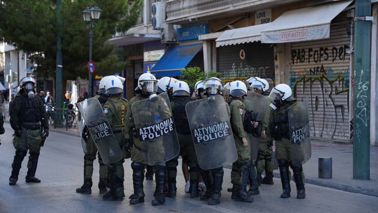 October 21, 2026, Athens, Greece: ATHENS, GREECE, OCTOBER 21, 2026: Students and educators march through central Athens towards the Greek Parliament during nationwide education protests and teachers™ strike action. Demonstrators demand increased public education funding, improved school facilities, smaller classes and higher teachers™ salaries, while opposing education privatisation. Athens Greece - ZUMAq101 20261021_zna_q101_244 Copyright: xVedatxYelerx