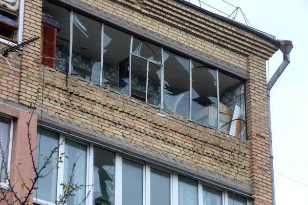 Window panes on balconies in an apartment block are shattered by a Russian drone attack, Petropavlivska Borshchahivka, Kyiv region, Ukraine, October 21, 2026. (Photo by Volodymyr Tarasov Ukrinform) Consequences of Russian drone attack in Kyiv region  Copyright: xVolodymyrxTarasovx