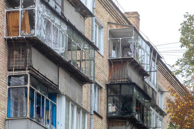 Window panes on balconies in an apartment block are shattered by a Russian drone attack, Petropavlivska Borshchahivka, Kyiv region, Ukraine, October 21, 2026. (Photo by Volodymyr Tarasov Ukrinform) Consequences of Russian drone attack in Kyiv region  Copyright: xVolodymyrxTarasovx
