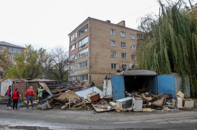 Residents stand near garages damaged by a Russian drone attack, Petropavlivska Borshchahivka, Kyiv region, Ukraine, October 21, 2026. (Photo by Volodymyr Tarasov Ukrinform) Consequences of Russian drone attack in Kyiv region  Copyright: xVolodymyrxTarasovx
