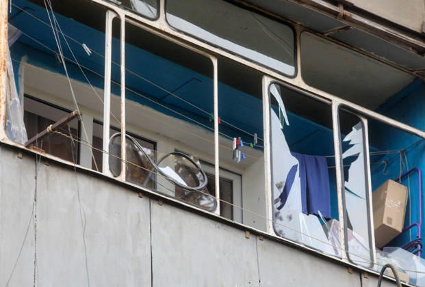 Window panes on a balcony in an apartment block are shattered by a Russian drone attack, Petropavlivska Borshchahivka, Kyiv region, Ukraine, October 21, 2026. (Photo by Volodymyr Tarasov Ukrinform) Consequences of Russian drone attack in Kyiv region  Copyright: xVolodymyrxTarasovx