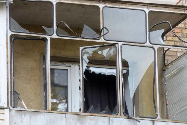 Window panes on a balcony in an apartment block are shattered by a Russian drone attack, Petropavlivska Borshchahivka, Kyiv region, Ukraine, October 21, 2026. (Photo by Volodymyr Tarasov Ukrinform) Consequences of Russian drone attack in Kyiv region  Copyright: xVolodymyrxTarasovx