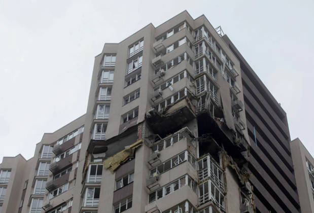 An apartment block in the Sviatoshynskyi district is damaged by a Russian drone strike, Kyiv, Ukraine, October 21, 2026. The drone hit the building’s 20th floor, sparking a fire. Two people were killed in the attack. (Photo by Volodymyr Tarasov Ukrinform) Russian drone hits 24-storey apartment block in Kyiv  Copyright: xVolodymyrxTarasovx