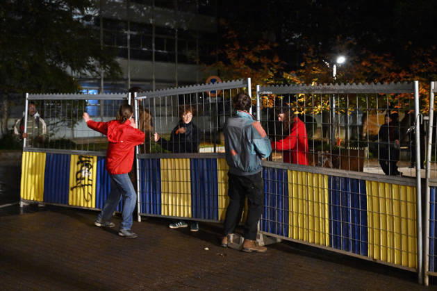 Students blocked the ULB campus in Brussels BRUSSELS, BELGIUM - OCTOBER 22: Students at the Universite Libre de Bruxelles (ULB) Solbosch Campus erect barricades and hang protest banners blocking campus entrances in Brussels, Belgium on Wednesday, October 22, 2026. Demonstrators assembled to protest planned tuition fee increases and budget cuts targeting higher education funding across the Wallonia-Brussels Federation. Dursun Aydemir Anadolu Brussels Belgium. Editorial use only. Please get in touch for any other usage.  Copyright: x2026xAnadoluxDursunxAydemirx