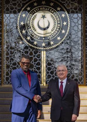 Yasar Guler - Baboucarr Ousmaila Joof meeting in Ankara ANKARA, TURKIYE - OCTOBER 22: Turkish National Defense Minister Yasar Guler (R) welcomes Minister of Defense of the Republic of The Gambia Baboucarr Ousmaila Joof (L) with an official military ceremony at the Ministry of National Defense in Ankara, Turkiye on Thursday, October 22, 2026. Osmancan Gurdogan Anadolu Ankara Turkey. Editorial use only. Please get in touch for any other usage.  Copyright: x2026xAnadoluxOsmancanxGurdoganx
