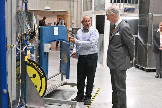 The King Visits Technicity Brussels ANDERLECHT, BELGIUM - OCTOBER 22 : King Philippe visits Technicity.brussels, the training and employment hub for the technology industry, in Anderlecht. Technicity.brussels was established through a public-private partnership and is aimed at job seekers, employees seeking retraining or further education, and students and teachers from secondary schools and colleges. The organization offers hands-on technical training and actively assists participants in finding a job. Companies can turn to it for continuing education for their staff or to rent modern technical infrastructure. During his visit, the King toured four training workshopselevator technology; HVAC and refrigeration technology; welding; and ele  Copyright: xBertxVanxDenxBrouckex