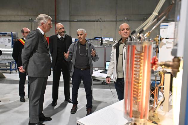 The King Visits Technicity Brussels ANDERLECHT, BELGIUM - OCTOBER 22 : King Philippe visits Technicity.brussels, the training and employment hub for the technology industry, in Anderlecht. Technicity.brussels was established through a public-private partnership and is aimed at job seekers, employees seeking retraining or further education, and students and teachers from secondary schools and colleges. The organization offers hands-on technical training and actively assists participants in finding a job. Companies can turn to it for continuing education for their staff or to rent modern technical infrastructure. During his visit, the King toured four training workshopselevator technology; HVAC and refrigeration technology; welding; and ele  Copyright: xBertxVanxDenxBrouckex